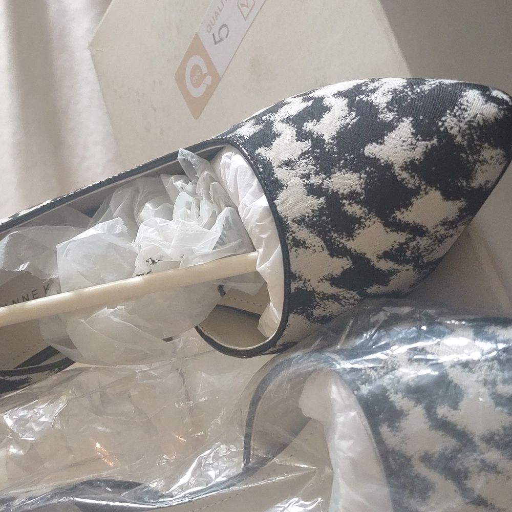 Shoes - Picture 2 of 3